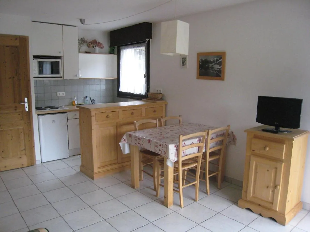 Appartement 4 Pers, Centre Village, Terrasse Sud - La Clusaz, Proche Commerces Et Pistes - Fr-1-459-85 0*,  France